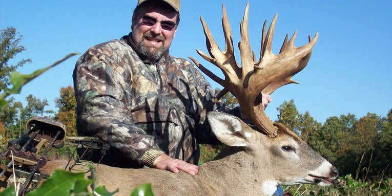 Taxidermist Takes Monster Missouri Buck With Bow After Skimming his Antler With Muzzleloader Last Year