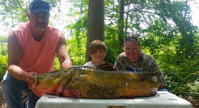 florida state record flathead, record fish, state record fish, kid sets fishing record, teenager fishing record