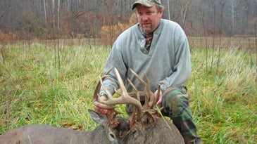 Wisconsin Hunter Tags Locked Bucks in Illinois
