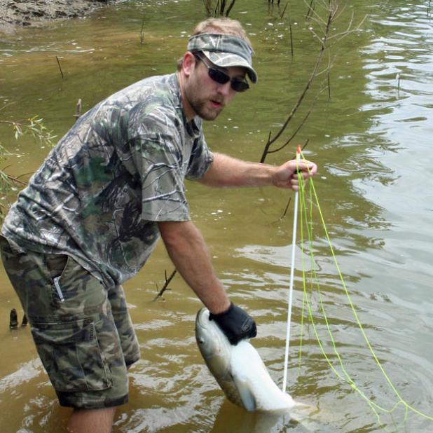 Bowfishing Gear Guide: 8 Must-Have Items for More Fun and Fish