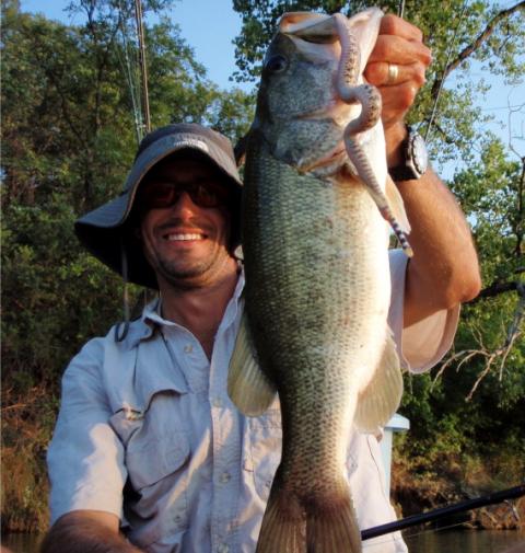 <a href="/photos/gallery/fishing/bass-fishing/2009/09/kayak-fishing-guide-catches-10-pound-largemouth-bass-liv/"><strong>Kayak Fishing Guide Catches 10-Pound Largemouth Bass On Live Rattler in Texas' Brazos River</strong></a> In 20 years of fishing the Upper Brazos River in Texas, Shane Davies of River Run Guide Service (214-418-9786) has earned a reputation for using unusual baits to catch big bass. But he topped himself on a recent outing, landing a 10-lb. largemouth with, of all things, a rattlesnake. Here's the story--with the pictures to prove it--of how Davies pulled off his unusual catch. <a href="/photos/gallery/fishing/bass-fishing/2009/09/kayak-fishing-guide-catches-10-pound-largemouth-bass-liv/">Click here for the full story and photos.</a>