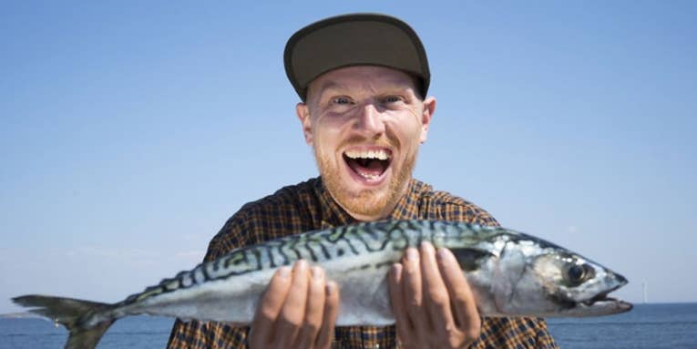 Danish Designers Create FishyHands, a Catch Enlarger