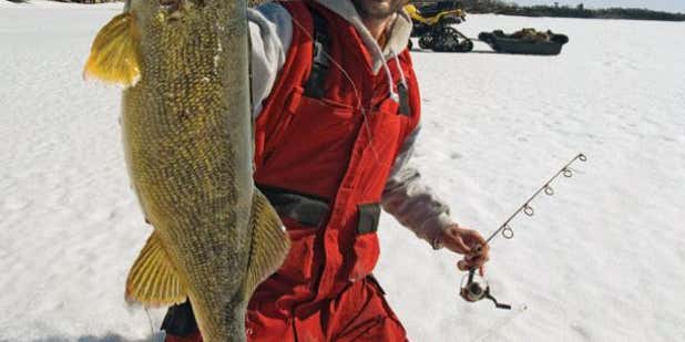 Mobile Ice Fishing Tips to Catch Fish All Winter