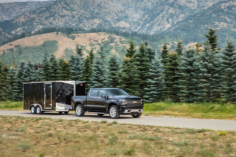 chevrolet silverado 2019 model towing trailer