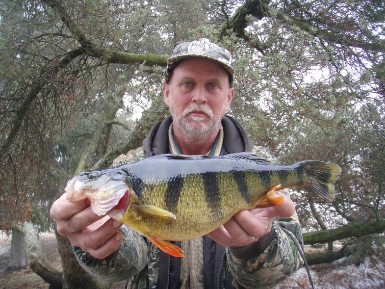 <strong>On Sunday, March 7, 2010</strong>, Bob Ruff of Garnavillo, Iowa, landed a perch while ice fishing a bayou of the Mississippi River's Pool 11 that turned out to be a new state record. The jumbo yellow-belly weighed 2 pounds, 6 ounces. This fish breaks the old record, shared by three other anglers, by 3 ounces.