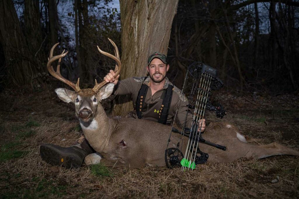 Rob Stenger poses with the New Jersey buck he took on November 13.
