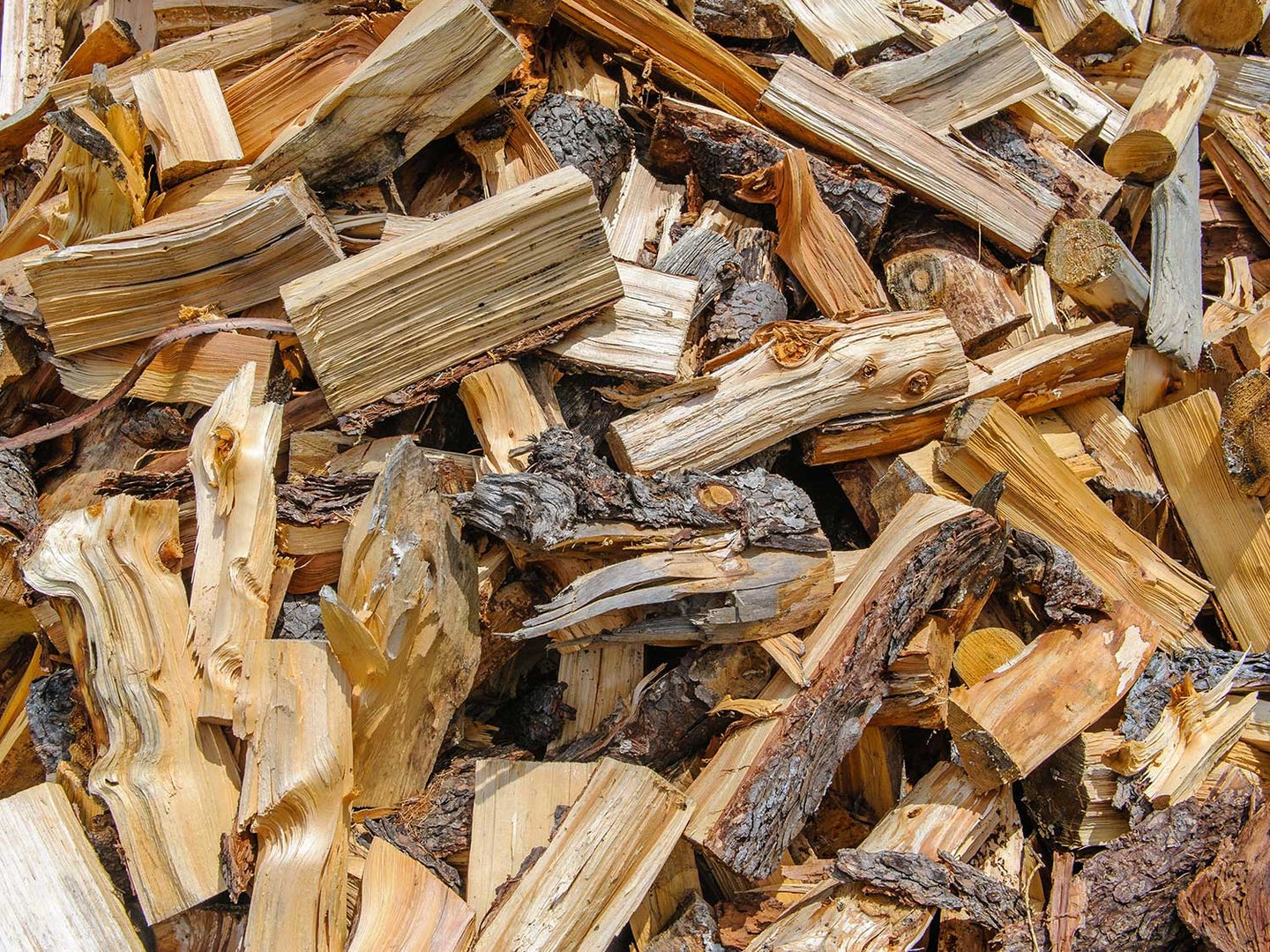 pile of split logs