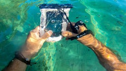 Transparent floating pouch