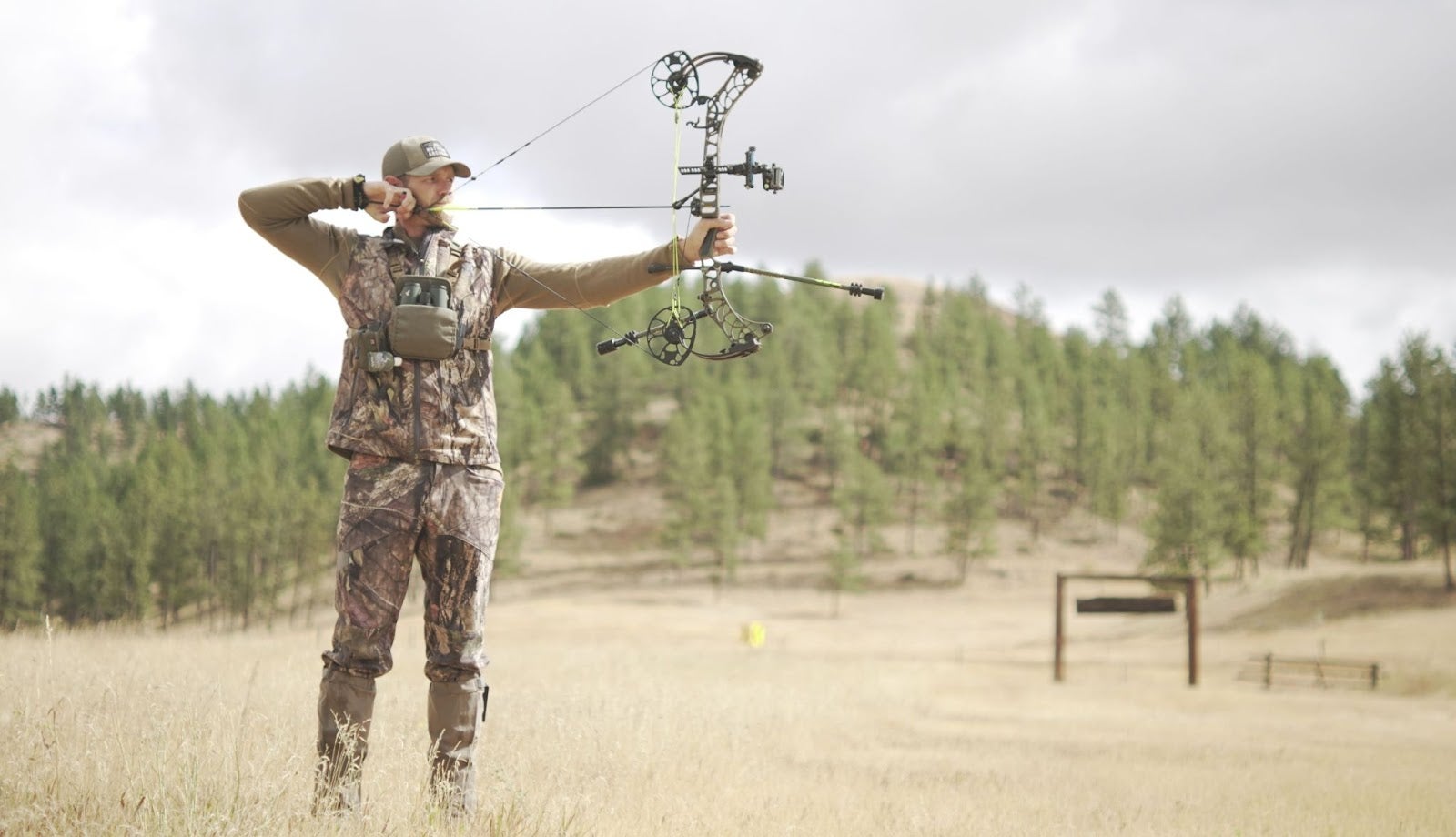 how to aim a compound bow