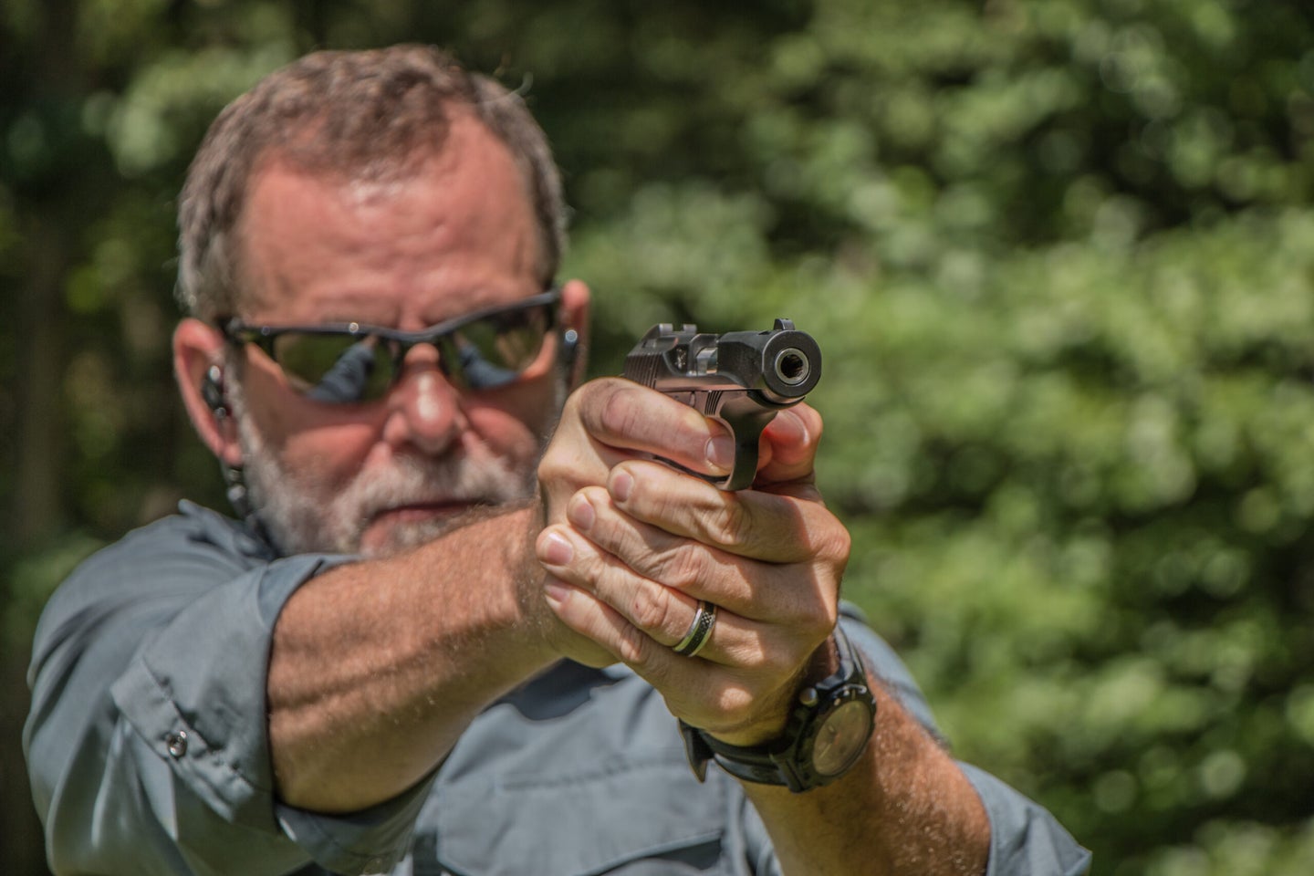 Richard Mann shoots hadgun