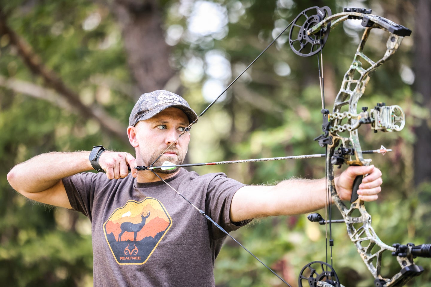 Will Brantley shoots Hoyt Ventum compound bow
