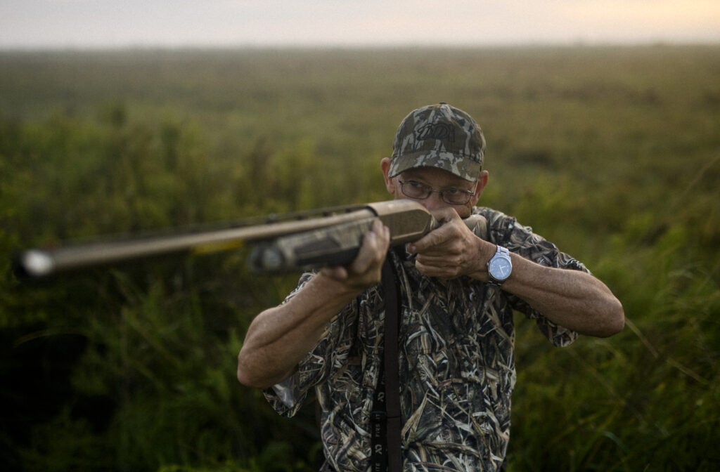 duck hunter shooting the Browning Maxus II