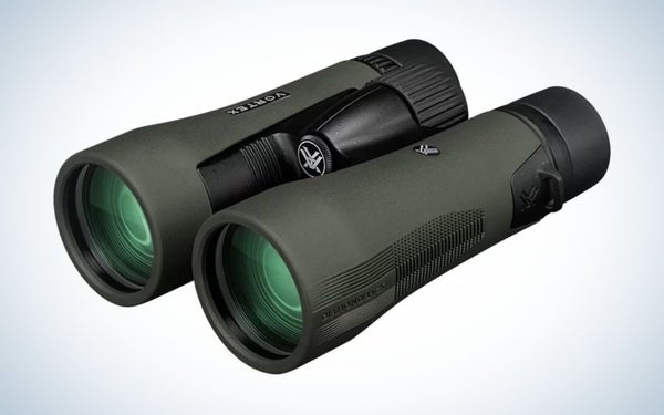 These Vortex binoculars are the best gift for deer hunters.