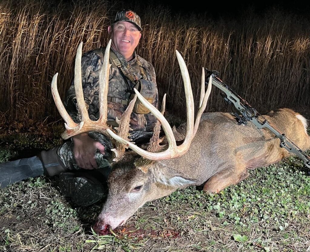 Jim Thome and huge Illinois whitetail buck