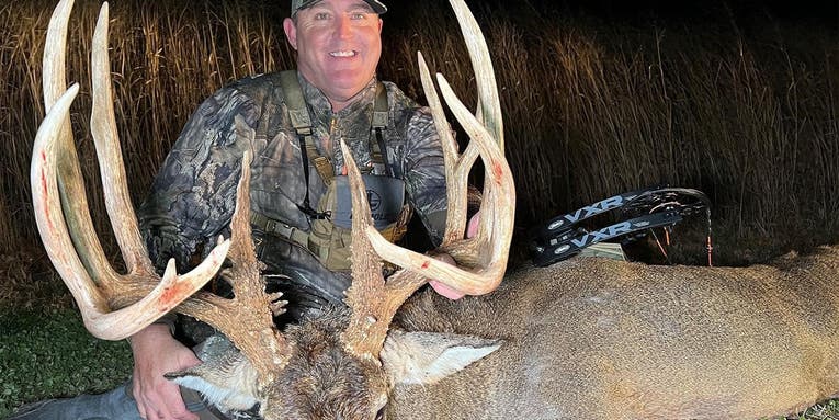 MLB Hall-of-Famer Jim Thome Takes Towering 226-Inch Illinois Typical Buck