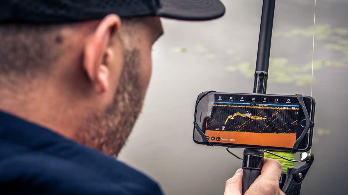 Best Portable Fish Finders: Deeper Pro Portable Fish Finder