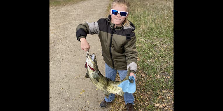 South Dakota Boy Sets Youth Bowfishing World Record for Chinook Salmon