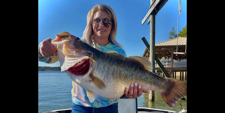Texas Woman’s Impromptu Fishing Trip Yields 13-Pound Largemouth Bass