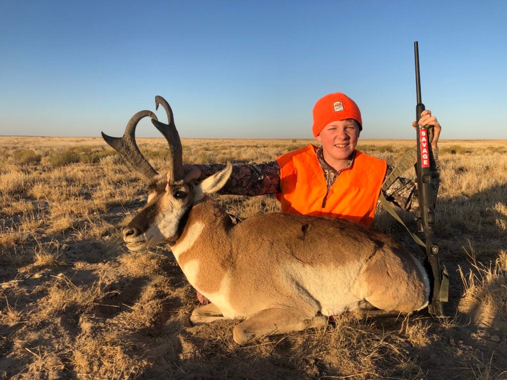 photo of hunter with pronghorn antelope