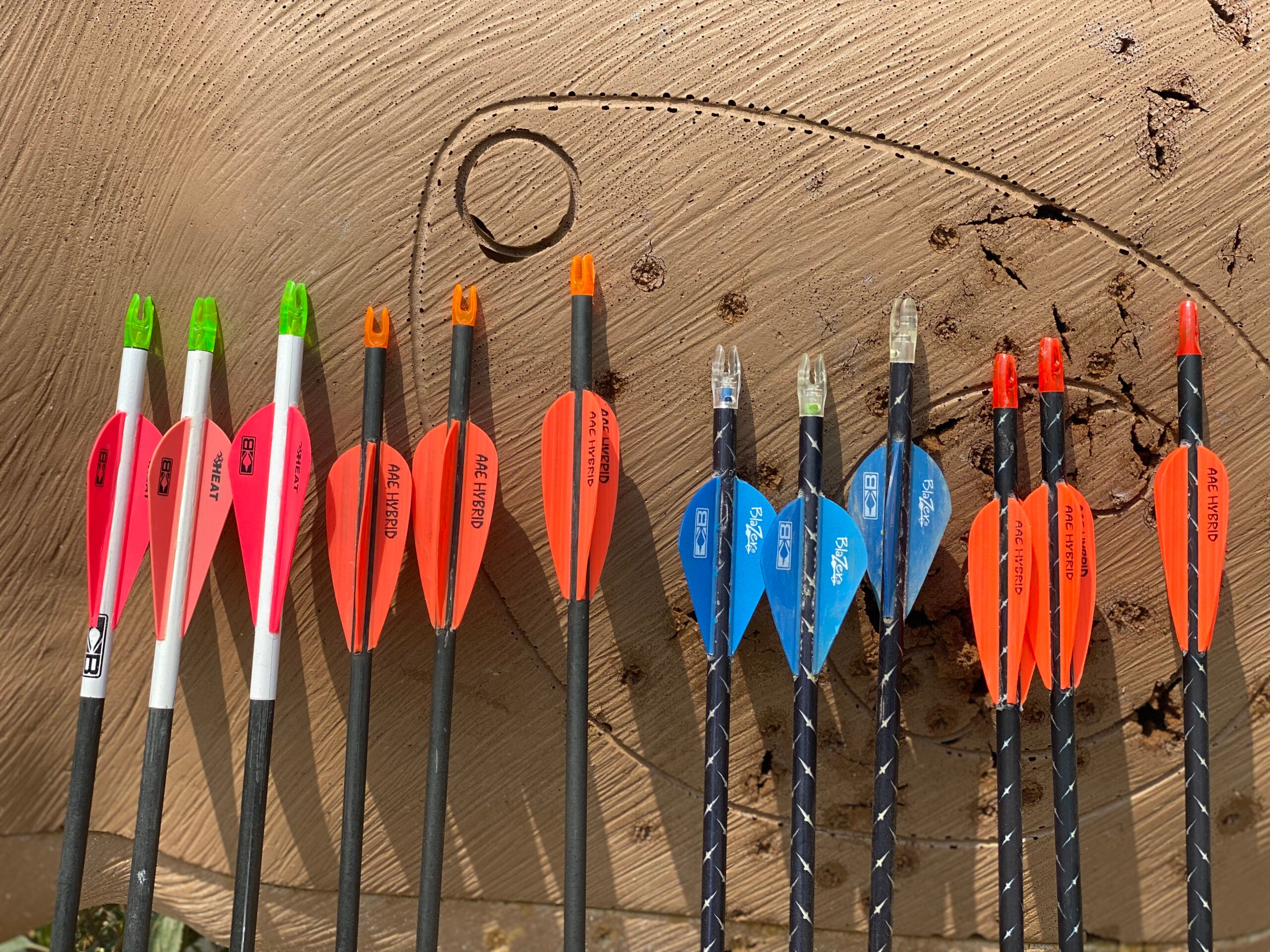 photo of bowhunting arrows