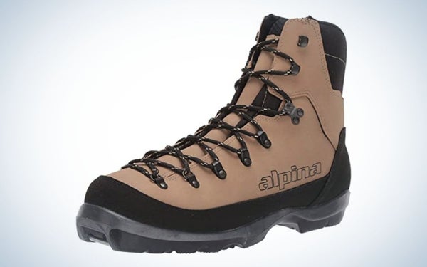Alpina Sports Montana Nordic Backcountry Ski Boots are the best for nordic backcountry.