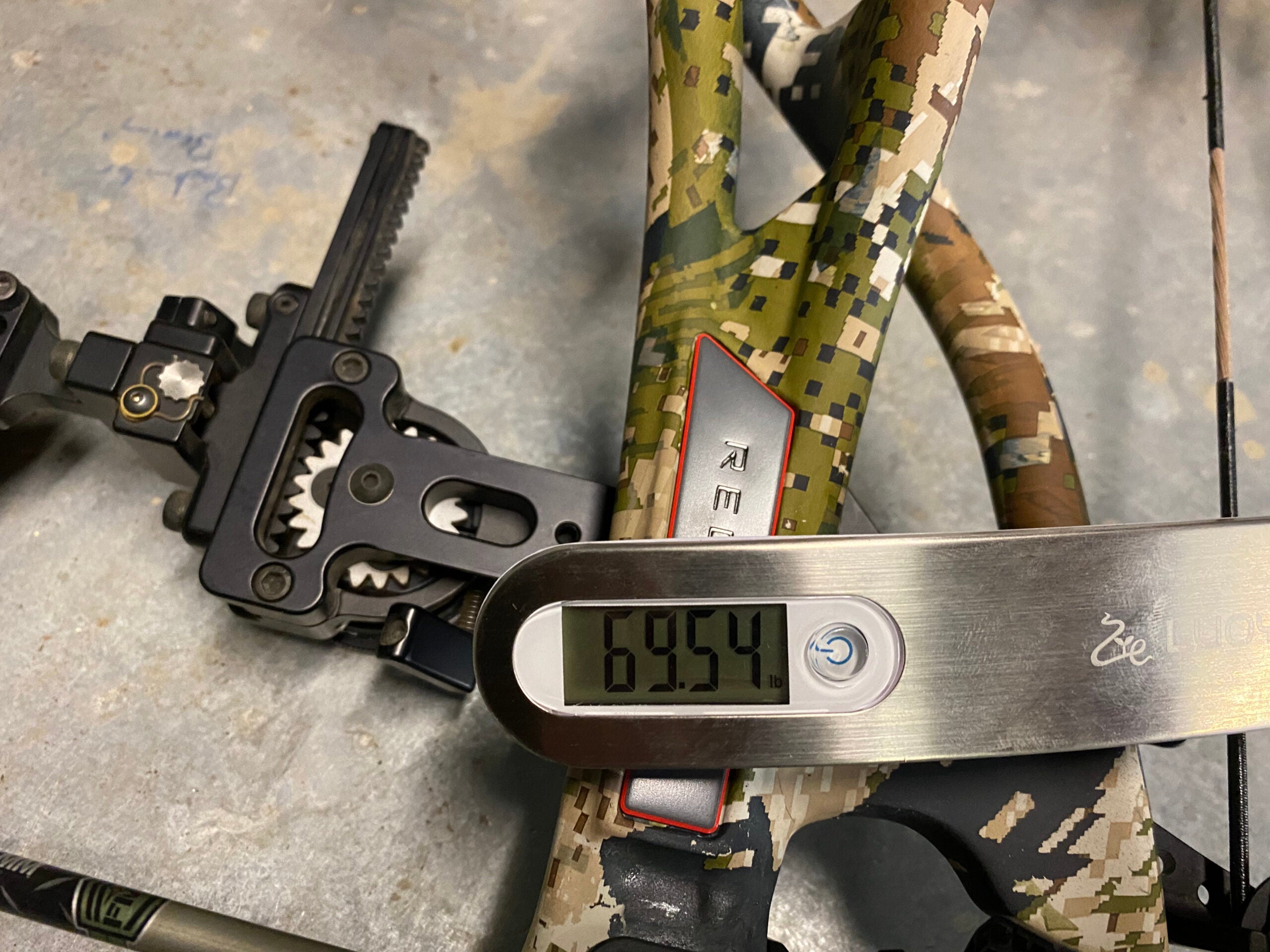 photo of bow draw weight