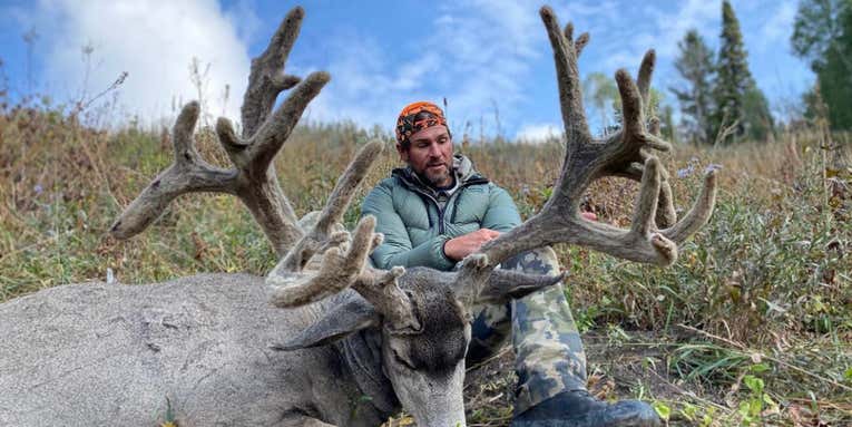 Hunter Shoots Giant Non-Typical Mule Deer in Wyoming High Country