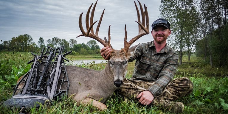 DIY Bowhunter Tags Huge Kentucky Buck On Pressured Public Land