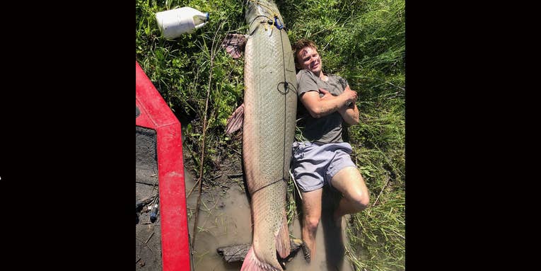 Jug Fisherman Catches Massive Record-Breaking Alligator Gar in Texas