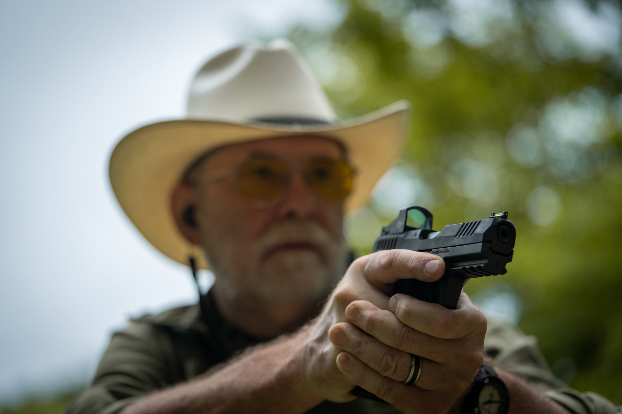 The author gets ready to point and shoot the Sig Sauer P322.