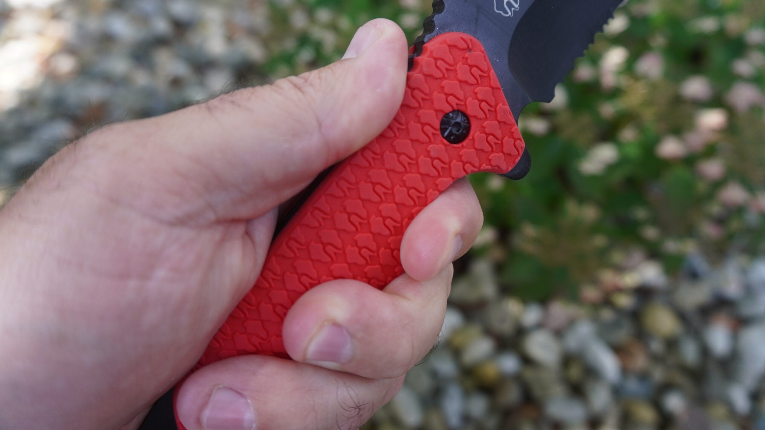The grip of the Empire knife is comfortable and easy to hold.