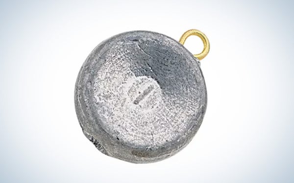 a disc sinker used for surf fishing shown on a gradient background
