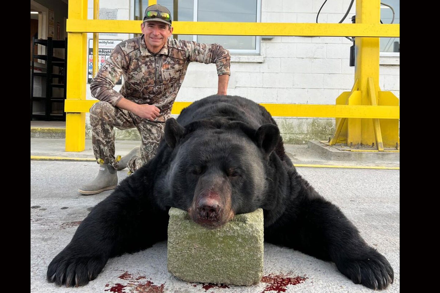 Brad Jones' eastern North Carolina bruin outweighed the current western North Carolina record by nearly 100 pounds. 