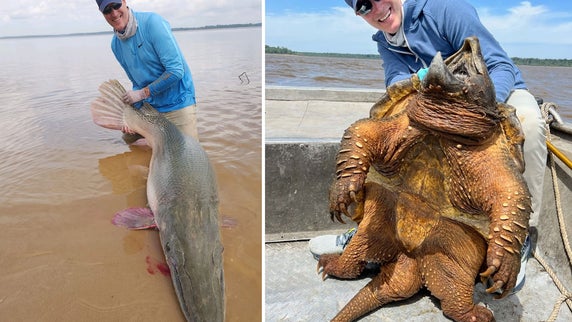 Angler Boats 200-Pound Alligator Snapping Turtle Then Breaks Line-Class World Record for Alligator Gar