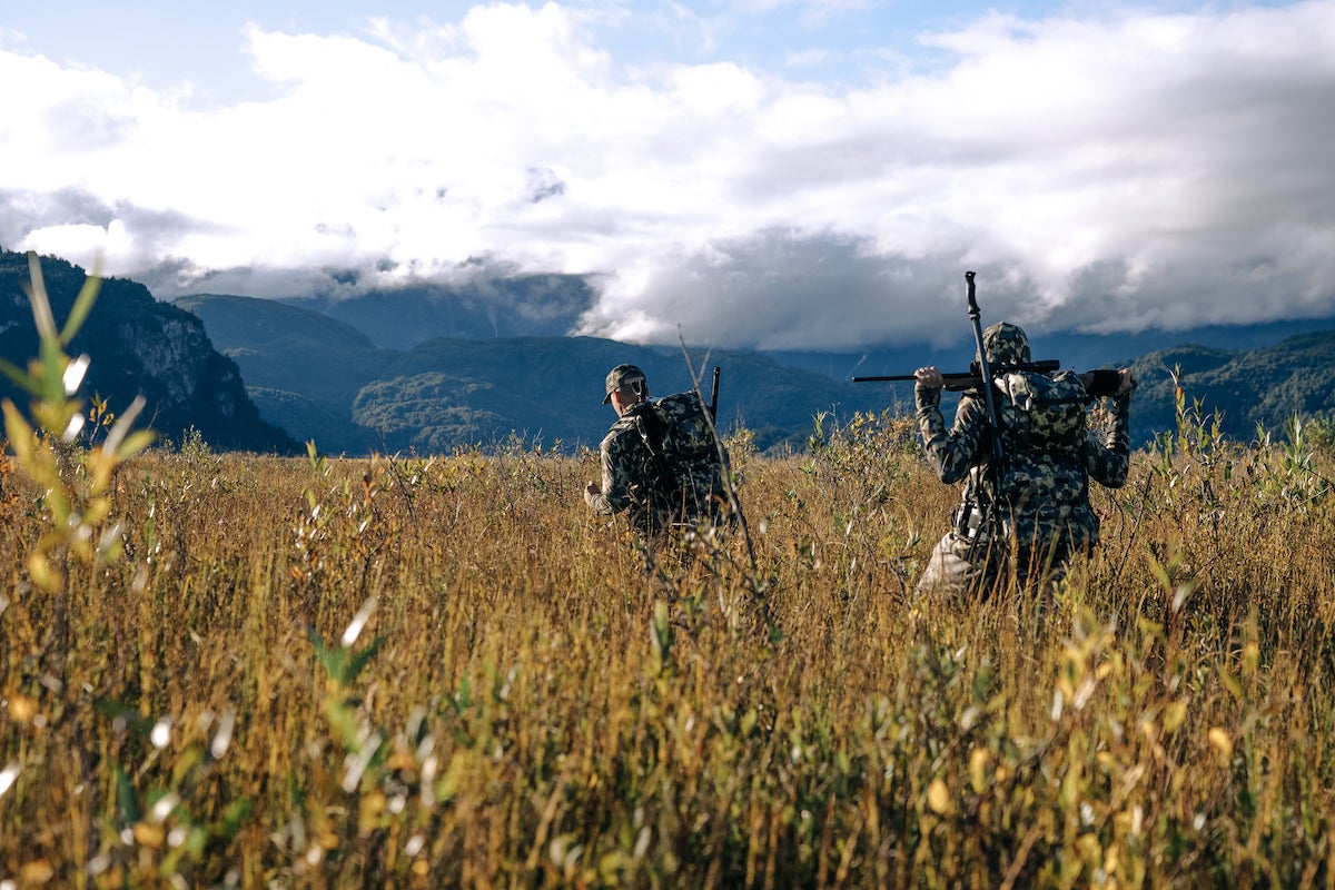Hunters in the field wearing Forloh gear